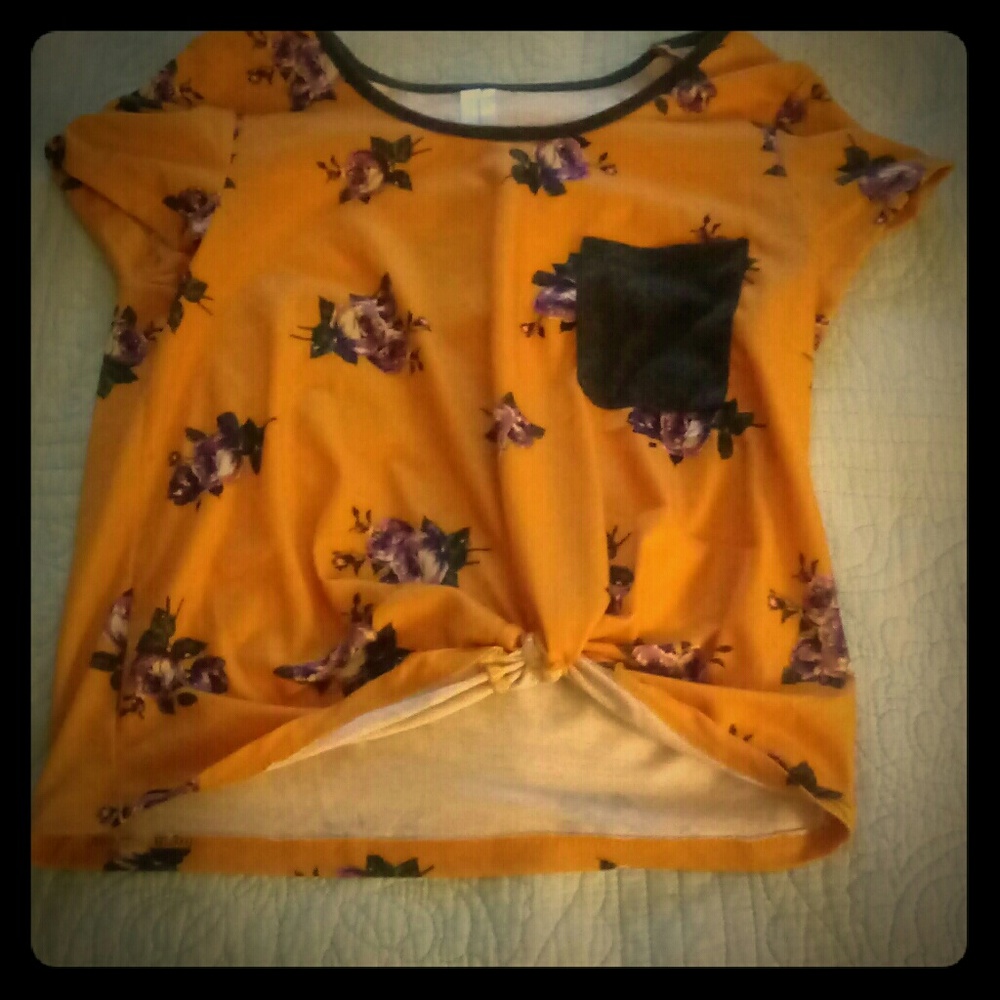 Xhilaration Crop Top